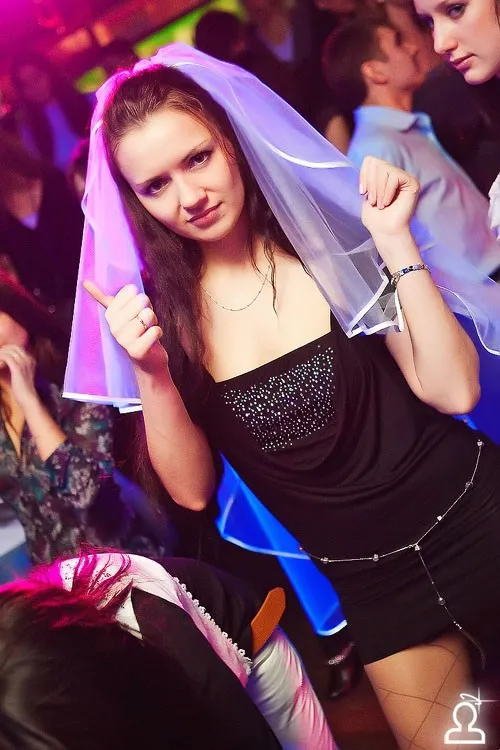 DJ SHE