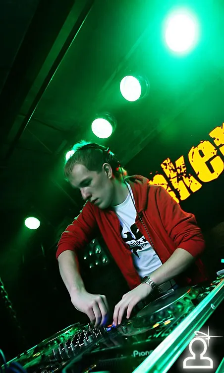 JumpStyle vs TecktOnik