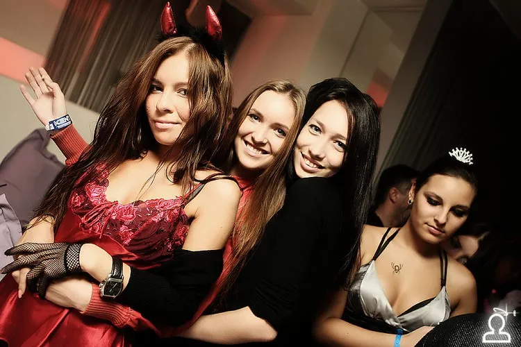 HALLOWEEN / ANOTHER NIGHT with DJ BIG WORLD (GER)
