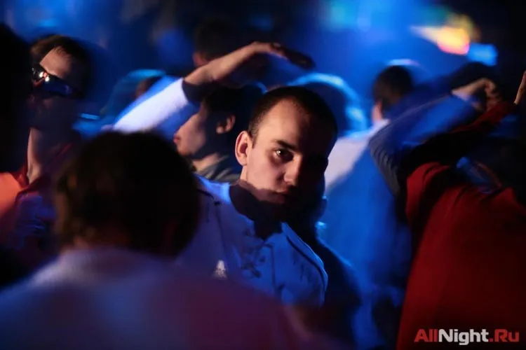 И повторится все, как встарь: Аптека, улица, Dj Фонарь