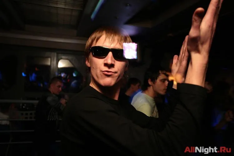 И повторится все, как встарь: Аптека, улица, Dj Фонарь