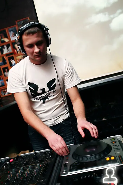 JumpStyle vs TecktOnik