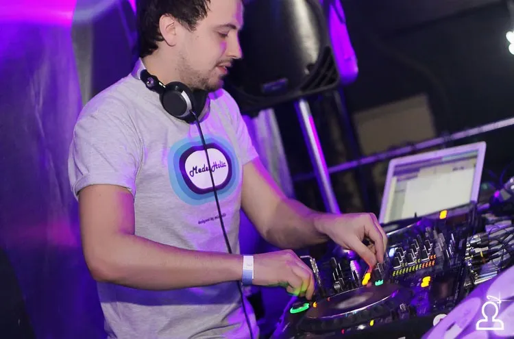 HB Dj Iron