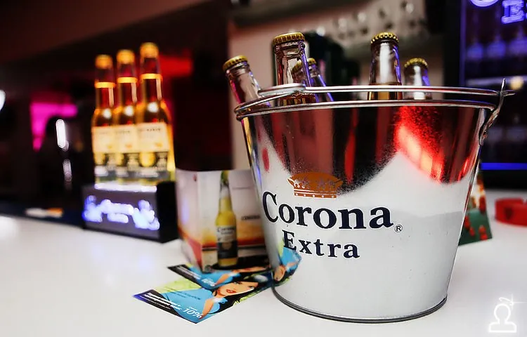 CORONA EXTRA PARTY / SYKE N SUGARSTARR
