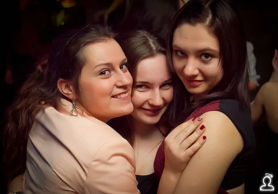 ОбнимAYSя