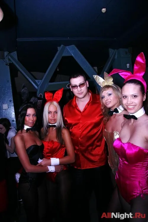 Olmeca & Play Boy Pressent