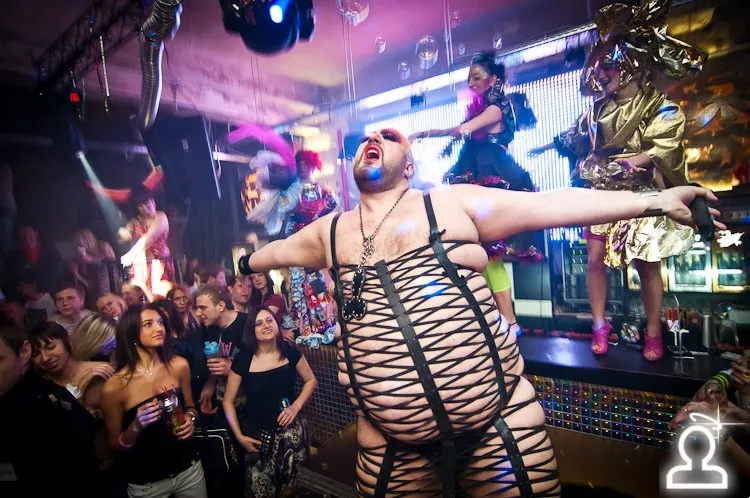 HARD TON DISCO QUEEN