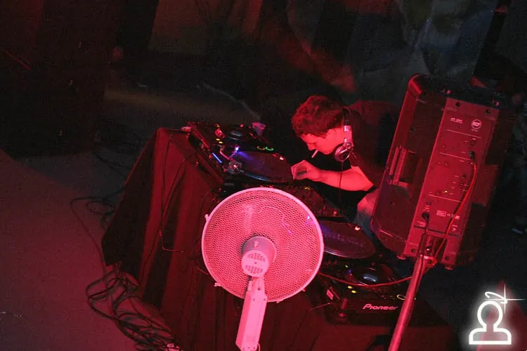 RAVE F-4