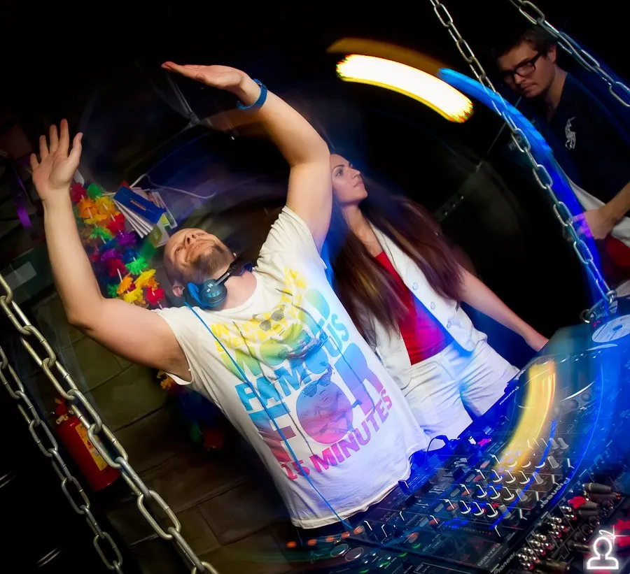 FREE2B / DJ CALVIN BOSCO