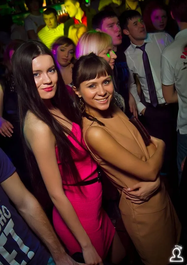 Голый пистолет