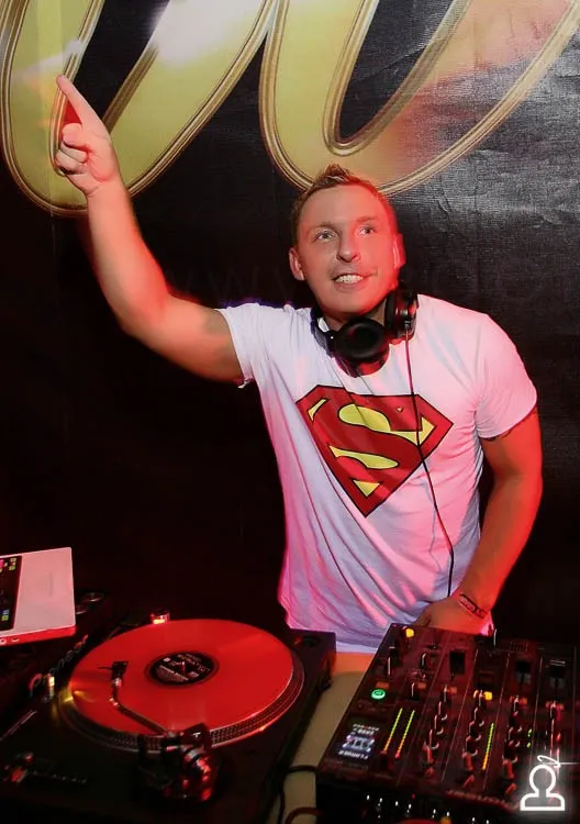 МИСС ПОПА ГОДА 2009 / DJ YORK