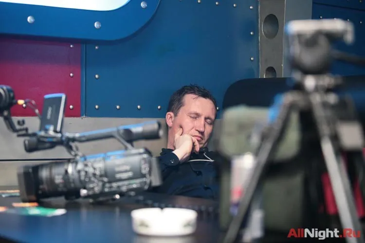 И повторится все, как встарь: Аптека, улица, Dj Фонарь