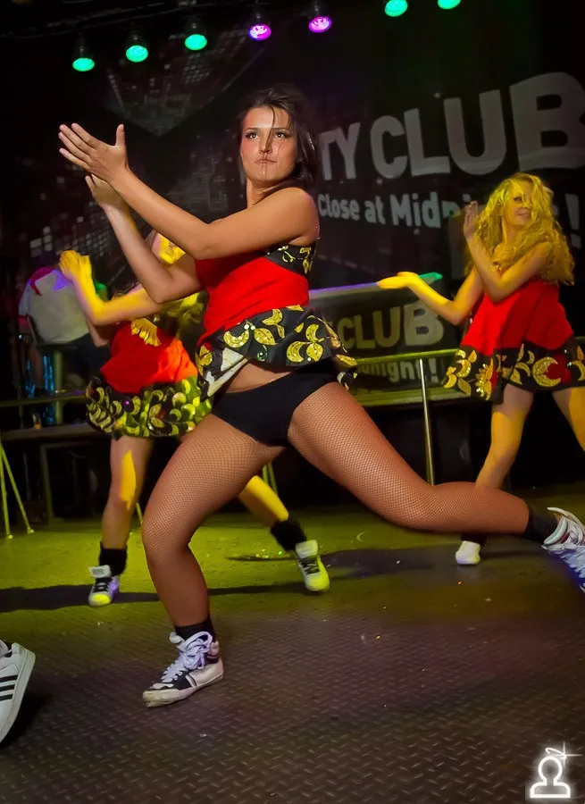 SHAKE IT PARTY