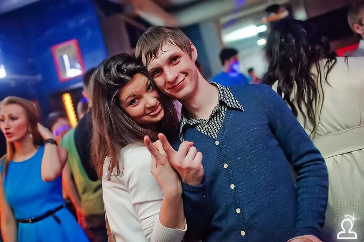 Танцы на барной стойке