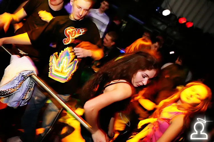 BAD BOYZ vs PRETTY GIRLS