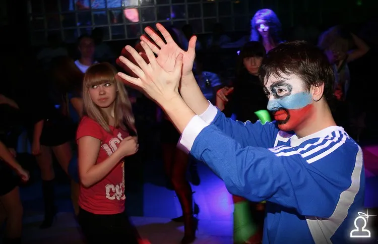 FIFA WORLD CUP PARTY: RUSSIA-SLOVENIA
