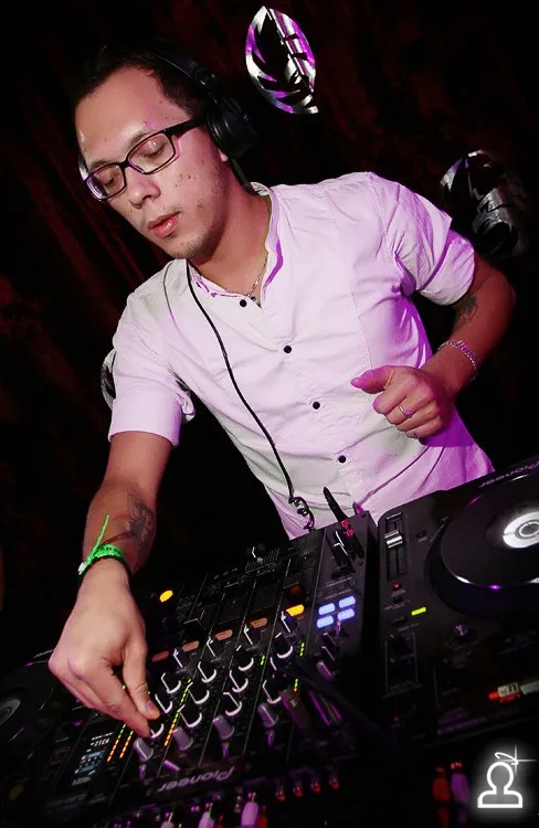 DJ NIKI