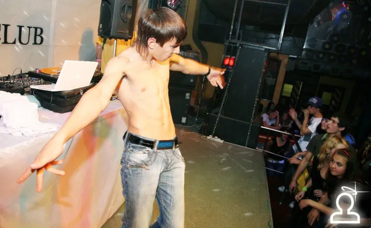 Dj Cross