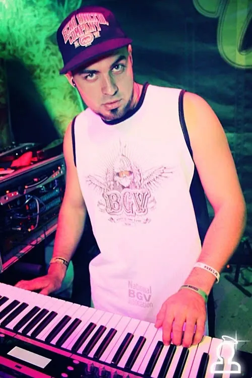 NOIZE MC