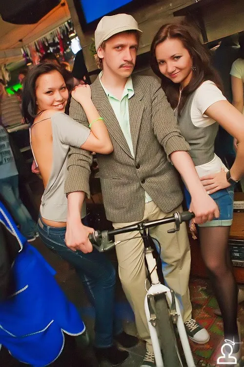 Конь педальный