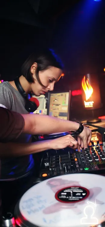 DJ VANILA