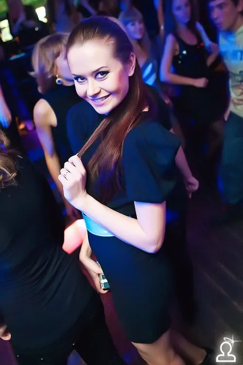 DJ SHE