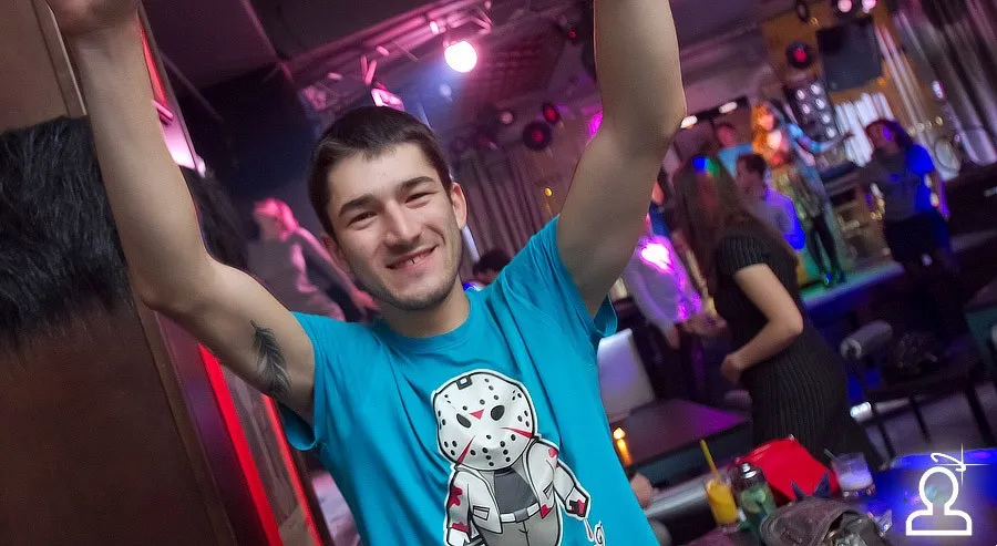 Танцы на барной стойке