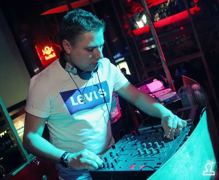 Dj 4rest