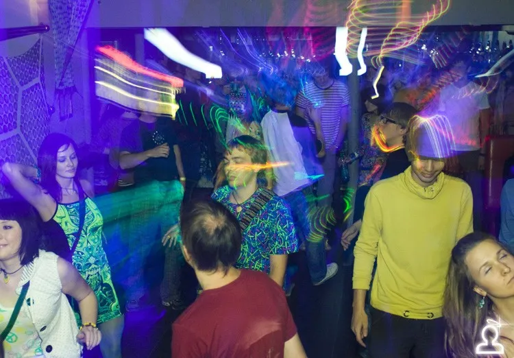 UGT: The new wave hippies / California Sunshine