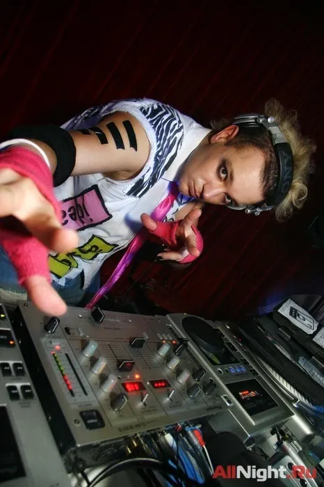 I Love Robots feat John B (UK)