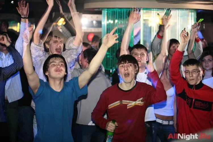 И повторится все, как встарь: Аптека, улица, Dj Фонарь