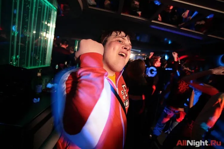 И повторится все, как встарь: Аптека, улица, Dj Фонарь