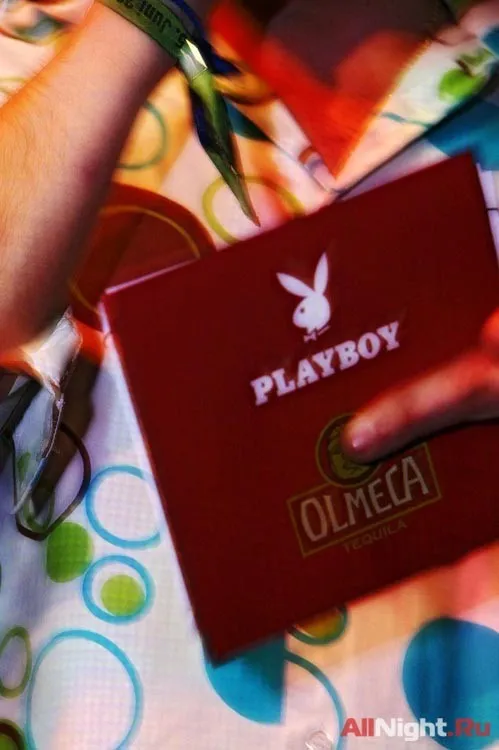 Olmeca & Play Boy Pressent