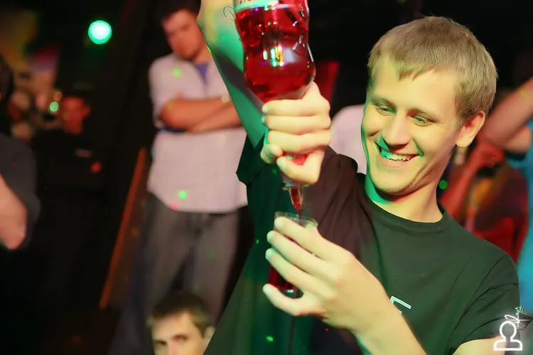 Staff party: антибармен июня