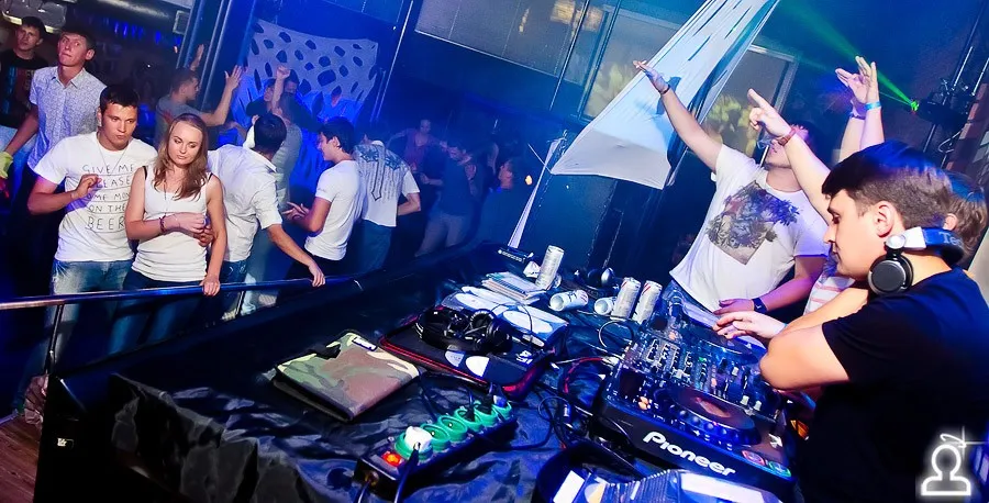 After Party Sunvibes - "Flash Back"