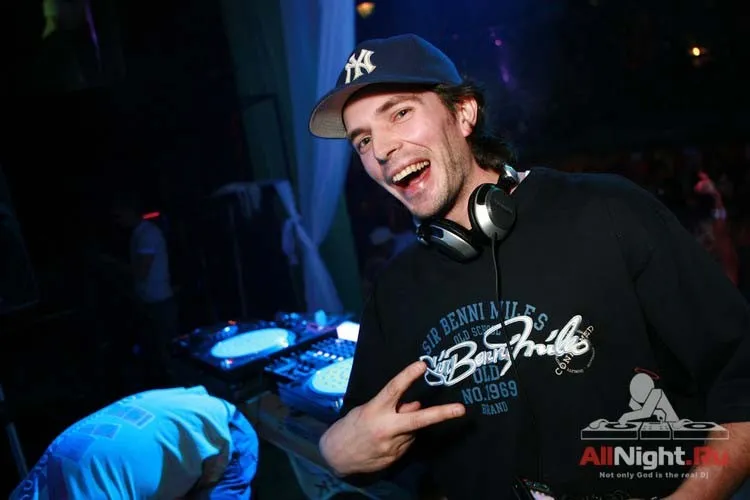 Dj Dlee