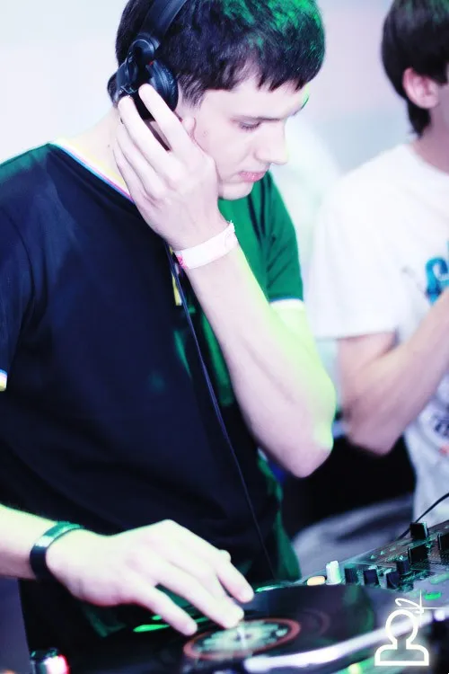D&B ARENA / DJ BES