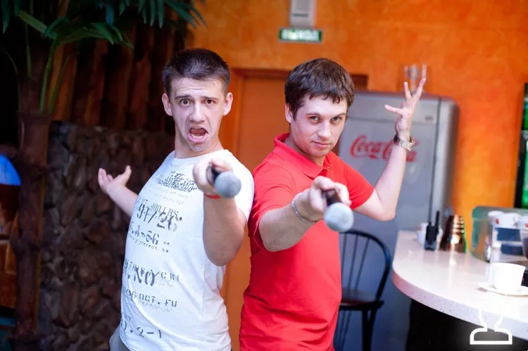 На аву