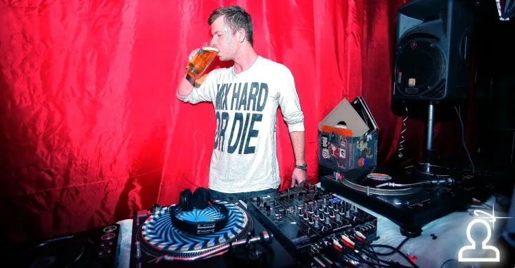 Dj HARDY HARD